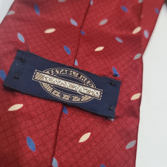 Towncraft Elegant Red Patterned Men's Tie - Picture 3 of 6